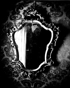 В чёрных зеркалах