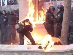 Евроштурмовики поджигают бойцов 